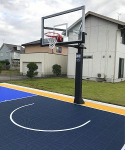 お庭にバスケットコート 住宅エクステリアの床工事プラン 日本スポーツコート